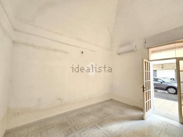 Locale in affitto di 58 m² in Via Cesare Battisti, 112