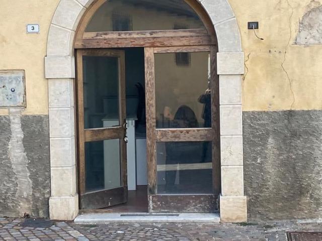 Locale in affitto di 58 m² in Via F. Filzi, 3
