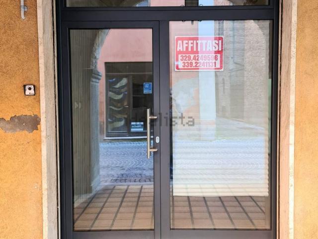 Locale in affitto di 58 m² in Via Filippo Ugolini, 10