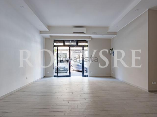 Locale in affitto di 59 m² in Via Val di Sangro