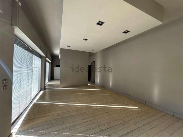 Locale in affitto di 63 m² in Via Magenta