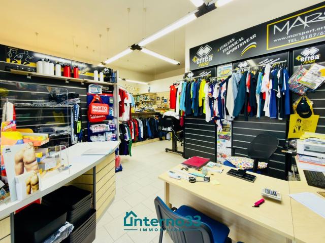 Locale in affitto di 63 m² in Via Nave, 1