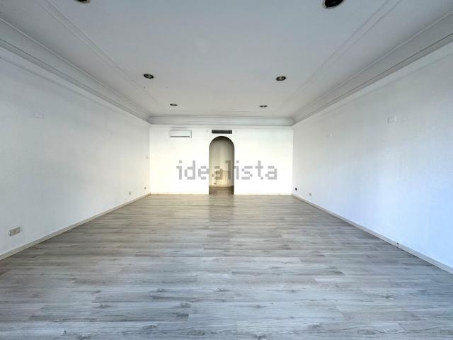 Locale in affitto di 63 m² in Via Roma, 5
