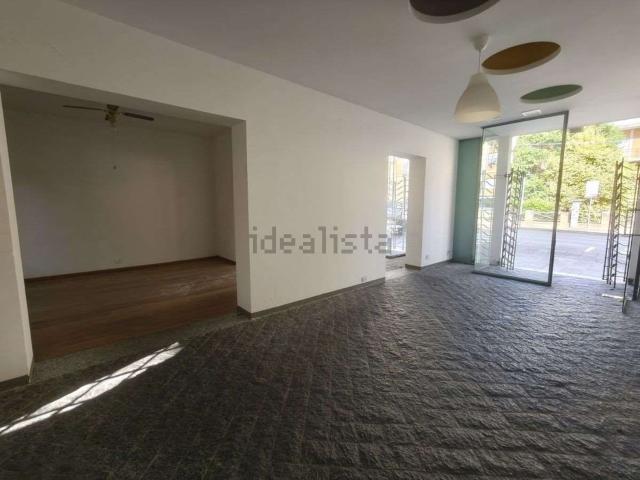 Locale in affitto di 63 m²