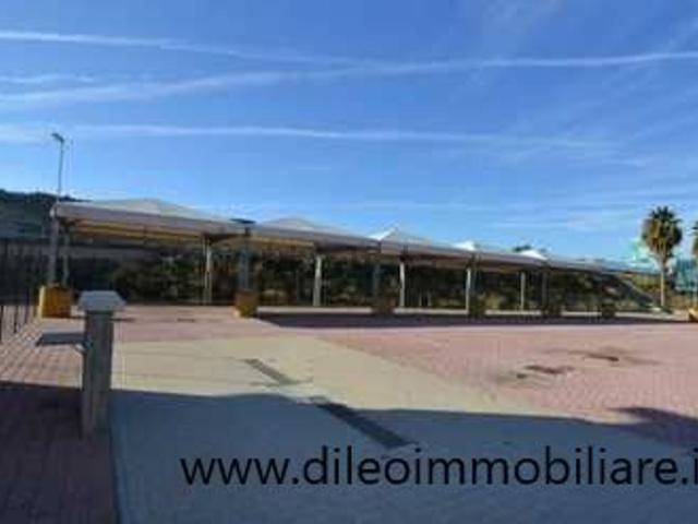 Locale in affitto di 600 m²