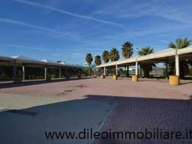 Locale in affitto di 600 m²