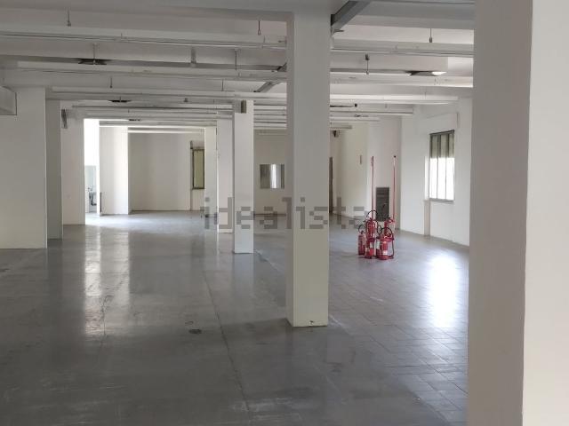 Locale in affitto di 600 m²