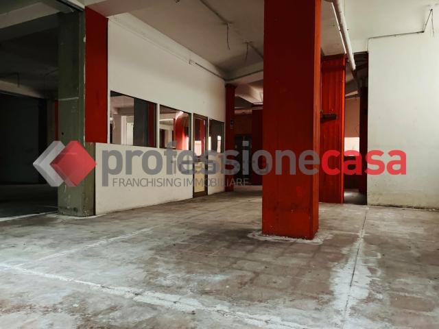 Locale in affitto di 600 m² in Via Angelo Mosso