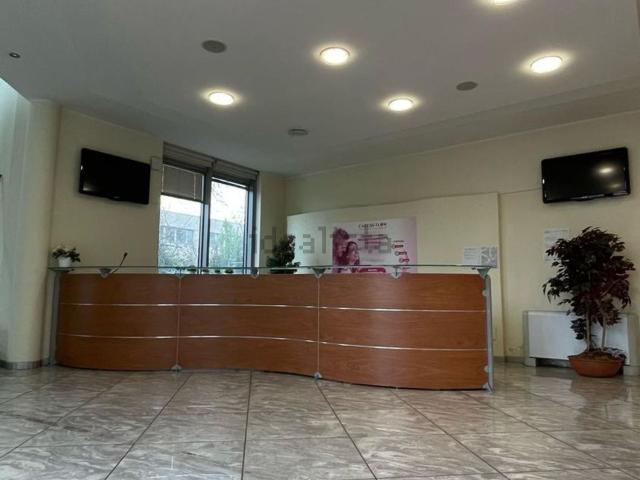 Locale in affitto di 600 m² in Via dei Pioppi, 6