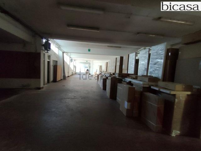Locale in affitto di 600 m² in Via del Governatore