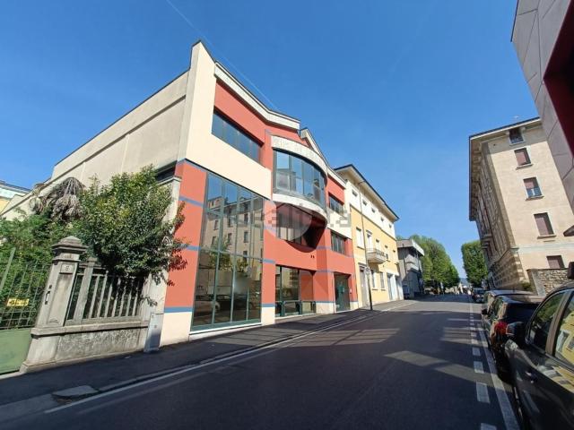 Locale in affitto di 600 m² in Via Somalia, 6
