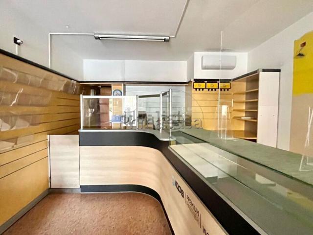 Locale in affitto di 60 m² in Corso Antonio Fogazzaro