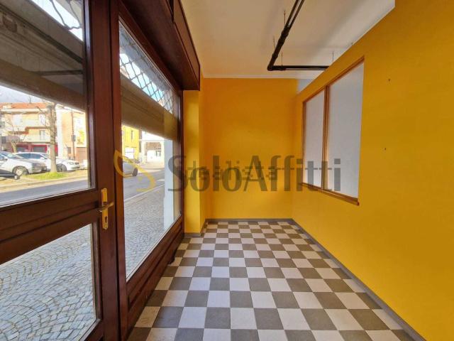 Locale in affitto di 60 m² in Piazza Caporossi, 6