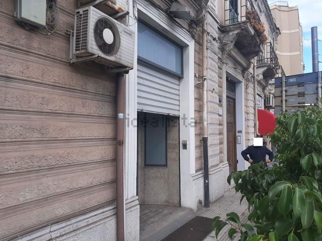 Locale in affitto di 60 m² in Piazza Stazione, 18