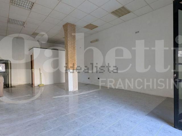 Locale in affitto di 60 m² in Via Torregaveta
