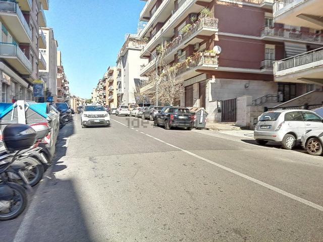 Locale in affitto di 60 m² in Via Ugo de Carolis