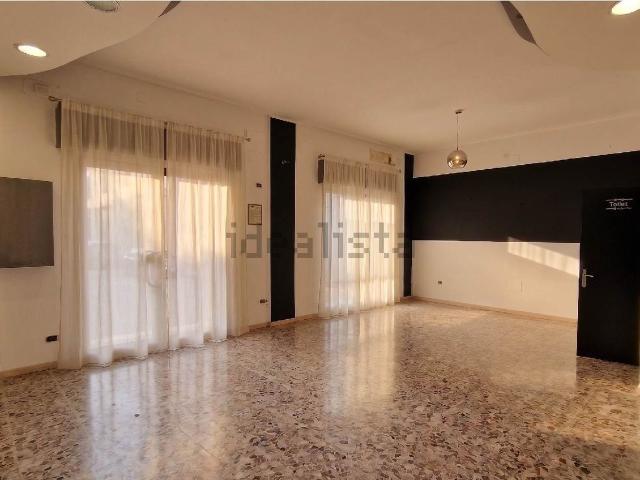 Locale in affitto di 60 m² in Via Vittorio Emanuele