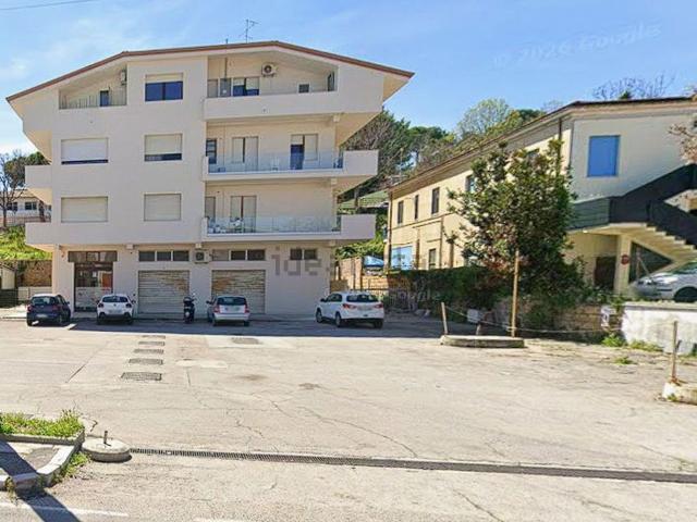 Locale in affitto di 60 m² in Via Adriatica, 492