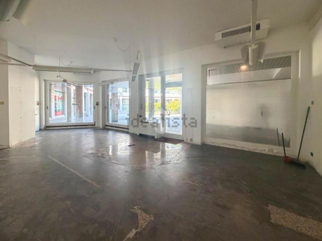 Locale in affitto di 60 m² in Via Alcide De Gasperi, 133