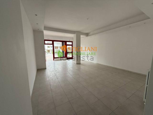 Locale in affitto di 60 m² in Via Alfredo Trombetta
