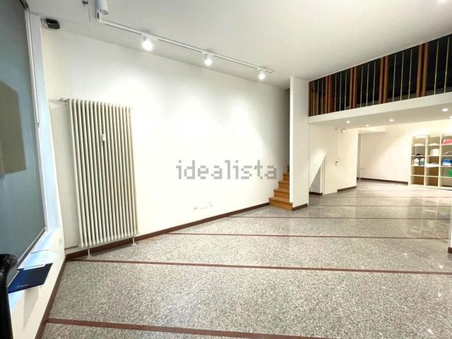 Locale in affitto di 60 m² in Via Antonio Canova