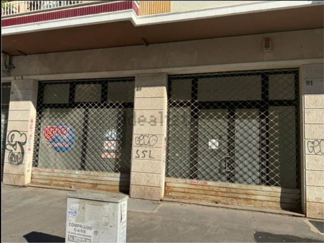 Locale in affitto di 60 m² in Via Avicenna