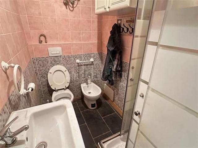 Locale in affitto di 60 m² in Via Camillo Finocchiaro Aprile