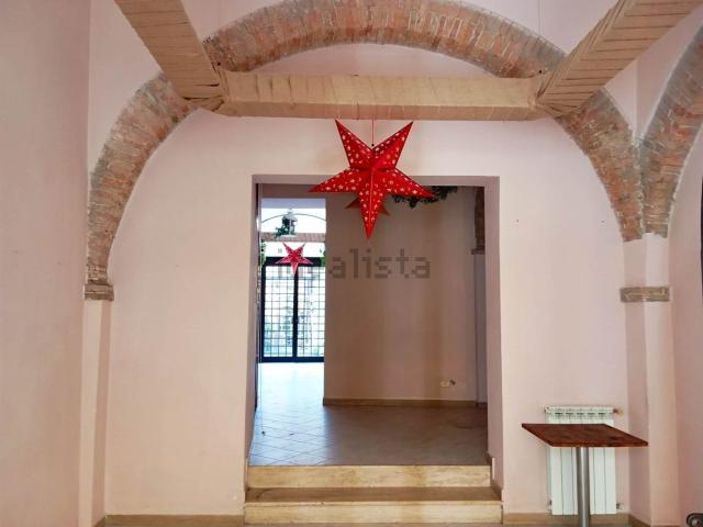 Locale in affitto di 60 m² in Via Cavour