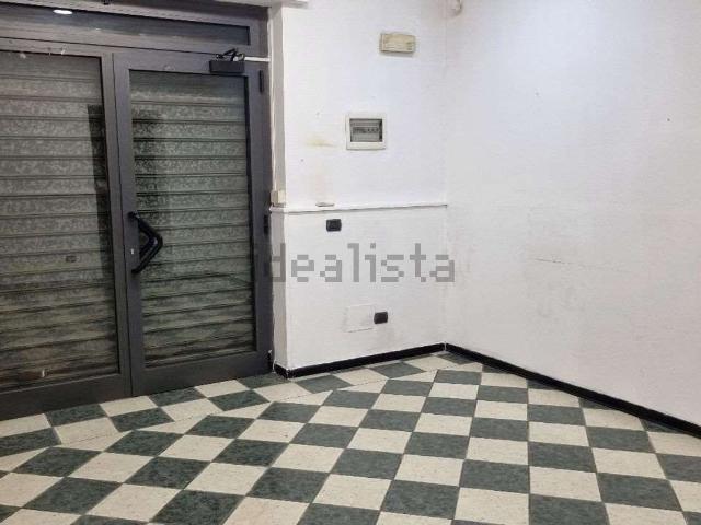 Locale in affitto di 60 m² in Via Cesare Battisti, 77