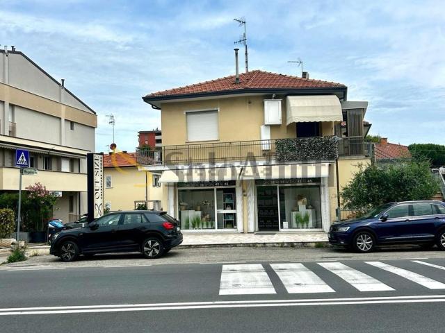 Locale in affitto di 60 m² in Via Circonvallazione