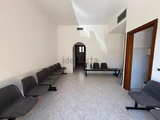 Locale in affitto di 60 m² in Via Conte Federico, 125