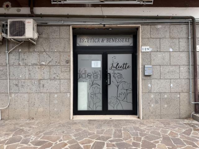 Locale in affitto di 60 m² in Via Cropani, 128