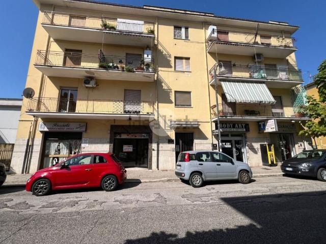 Locale in affitto di 60 m² in Via degli Eroi, 8