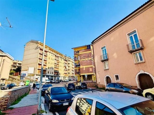 Locale in affitto di 60 m² in Via dei Due Principati