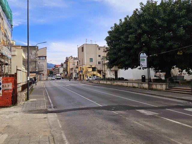 Locale in affitto di 60 m² in Via Eduardo Astuti