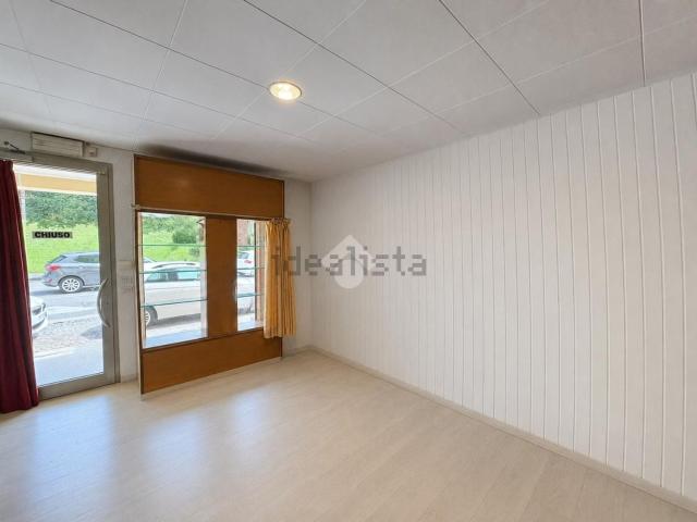 Locale in affitto di 60 m² in Via Fabio Filzi