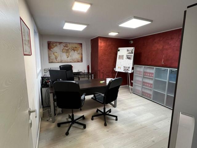 Locale in affitto di 60 m² in Via Forcellini