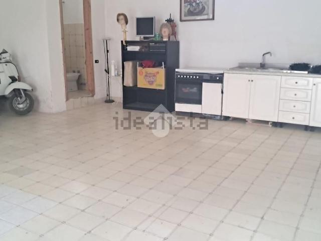 Locale in affitto di 60 m² in Via Fratelli Cervi, 54