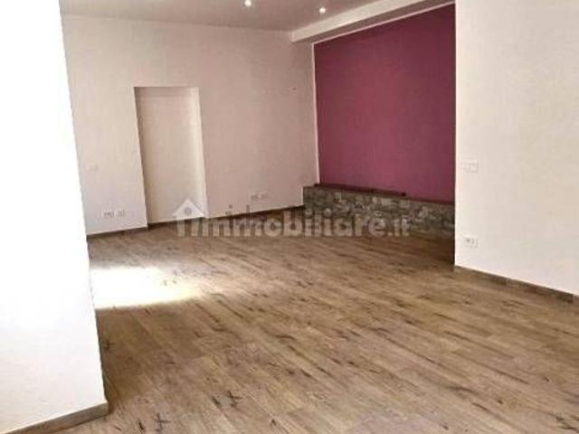 Locale in affitto di 60 m² in Via Giuseppe Garibaldi