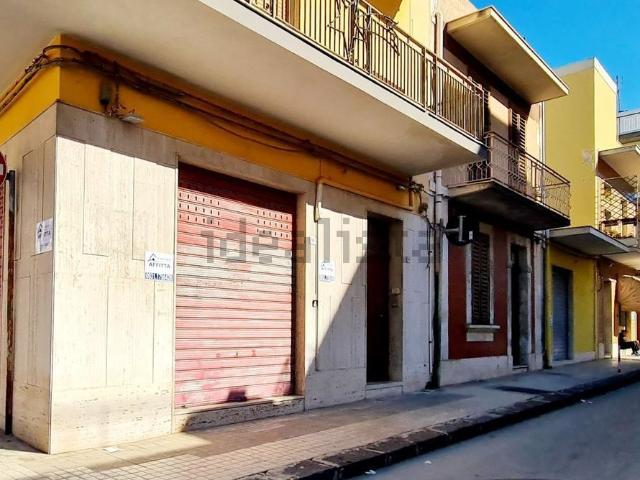 Locale in affitto di 60 m² in Via Giuseppe Giusti