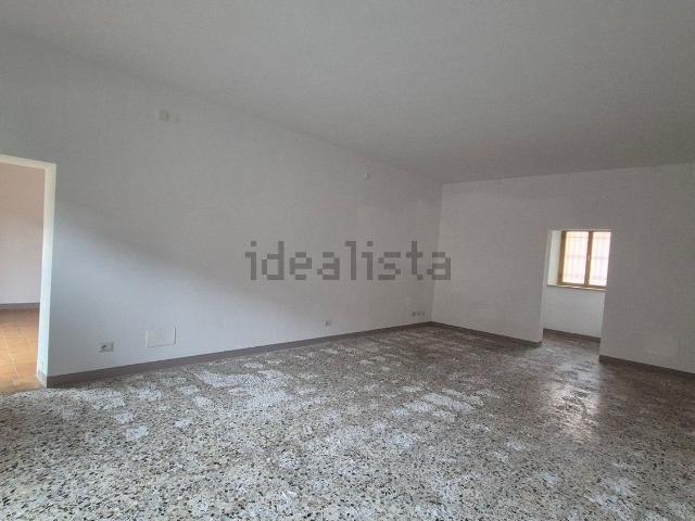 Locale in affitto di 60 m² in Via Grossetana