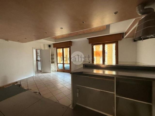 Locale in affitto di 60 m² in Via IV Novembre, 17