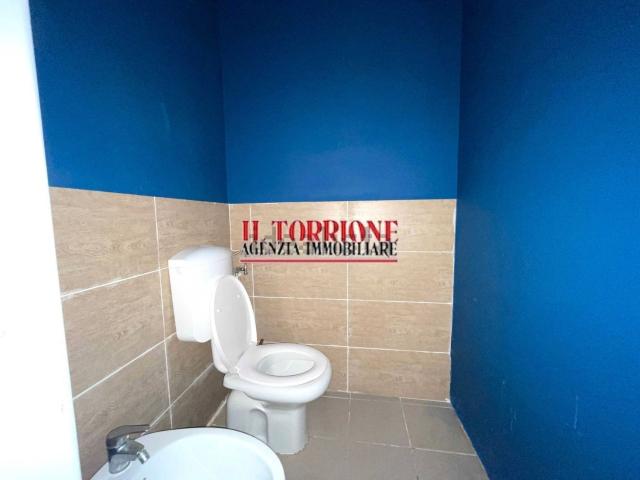 Locale in affitto di 60 m² in Via Libero Andreotti