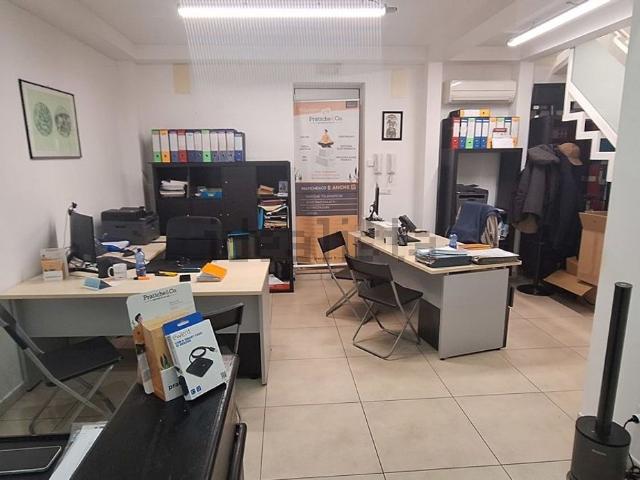 Locale in affitto di 60 m² in Via Lucia Natoli, 18