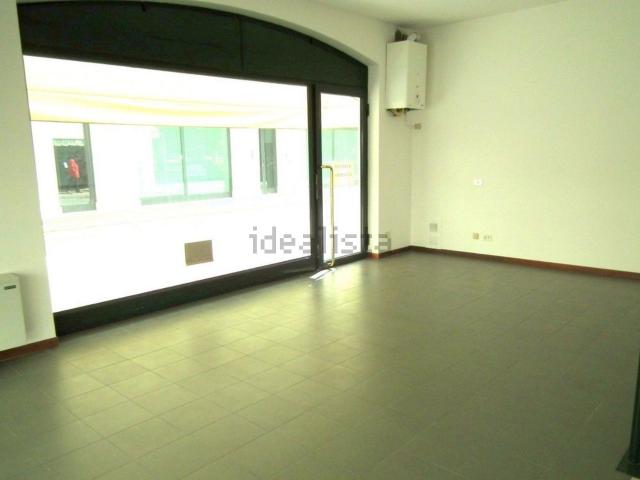 Locale in affitto di 60 m² in Via Luigi Pastro