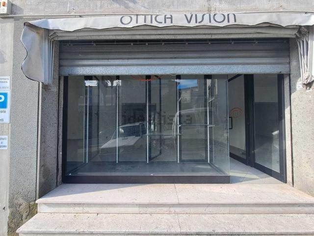 Locale in affitto di 60 m² in Via Primo Maggio