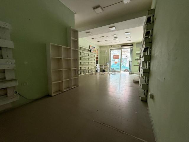 Locale in affitto di 60 m² in Via Renato de Martino, 4