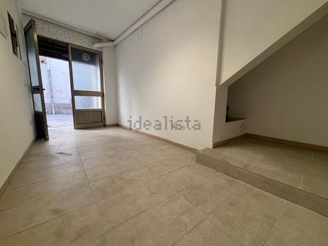 Locale in affitto di 60 m² in Via Renato Lorusso, 19