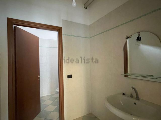 Locale in affitto di 60 m² in Via Roma, 1