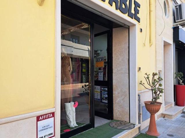 Locale in affitto di 60 m² in Via Roma, 20
